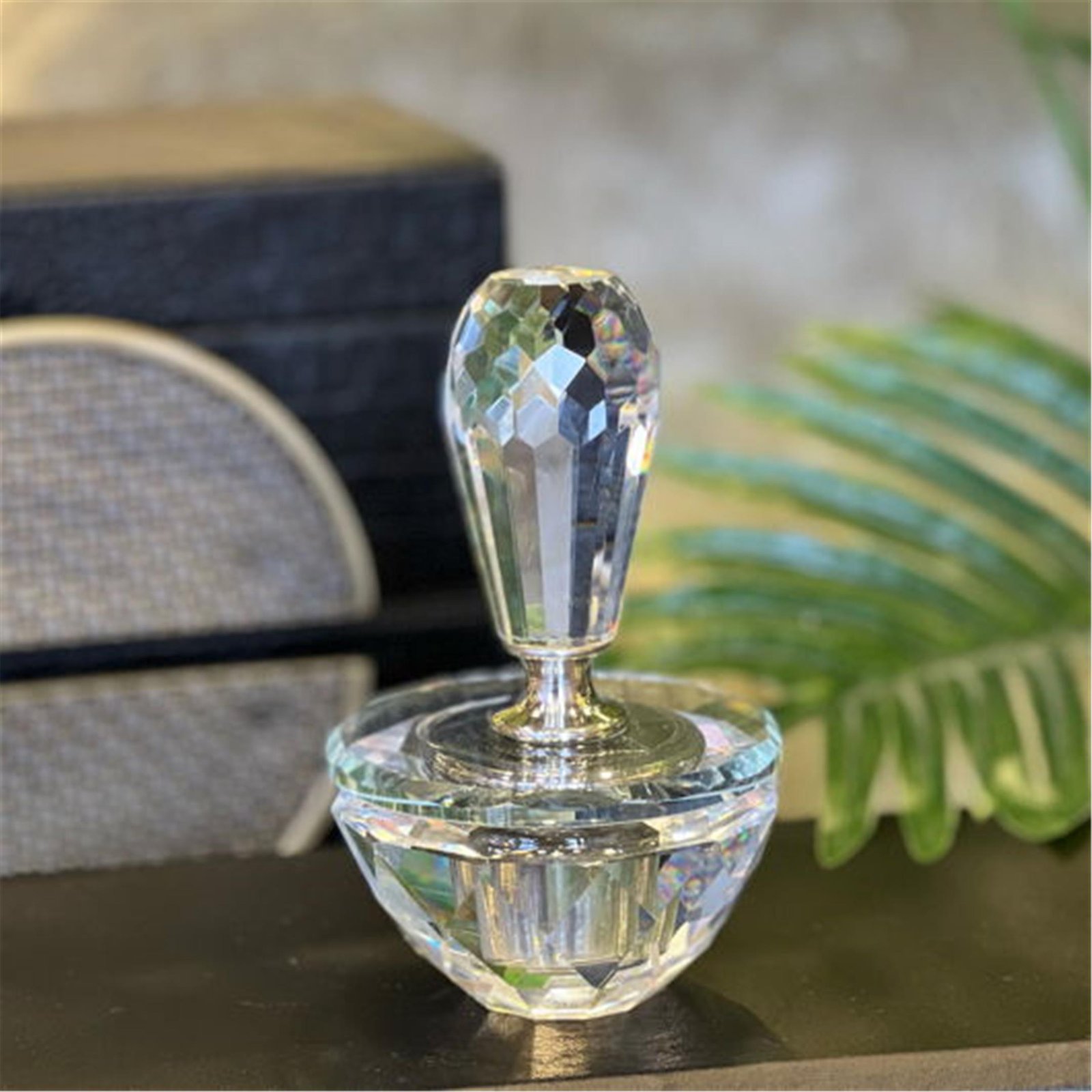 GÜMÜŞ KAPAKLI DEKOR PARFÜM ŞİŞESİ