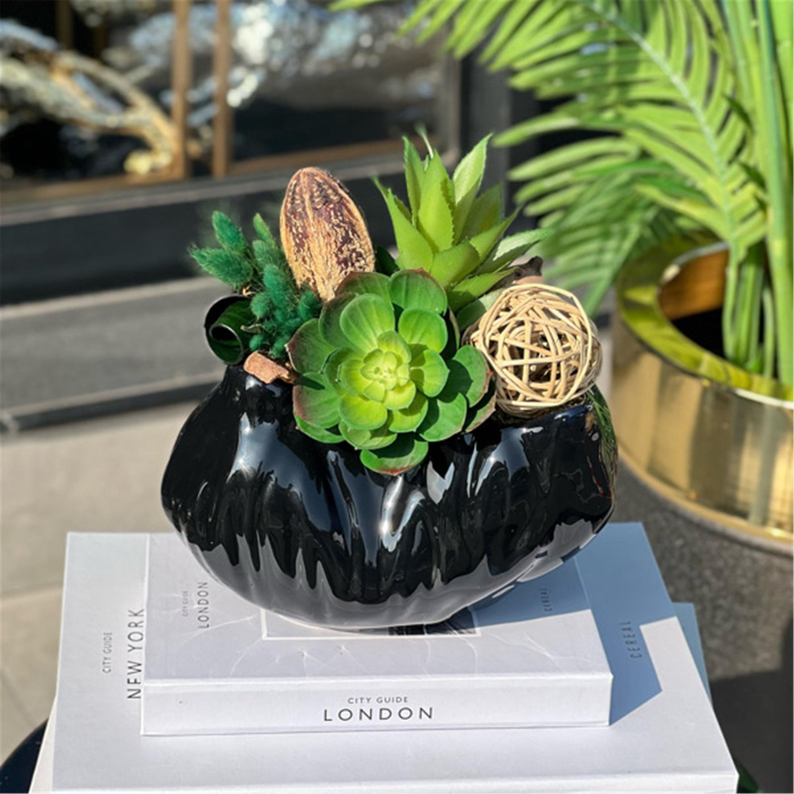 DALGALI SUKULENT PARLAK SİYAH