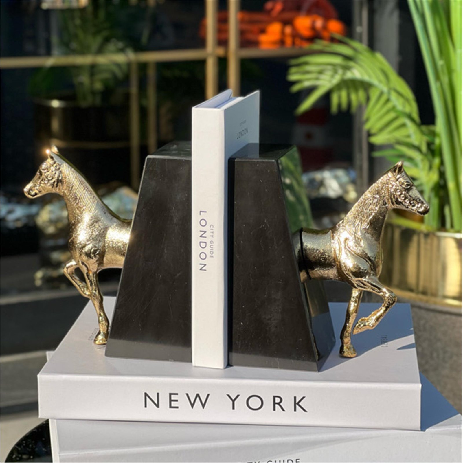 DÖKÜM YARIM AT KİTAP TUTUCU ALTIN