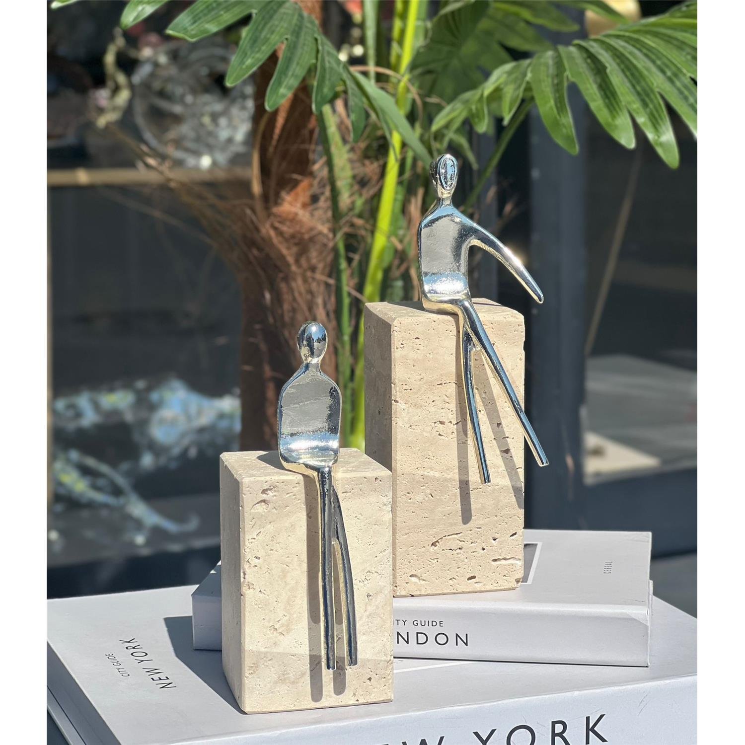 2 Lİ 13-10 CM TRAVERTEN OTURAN ADAM GÜMÜŞ