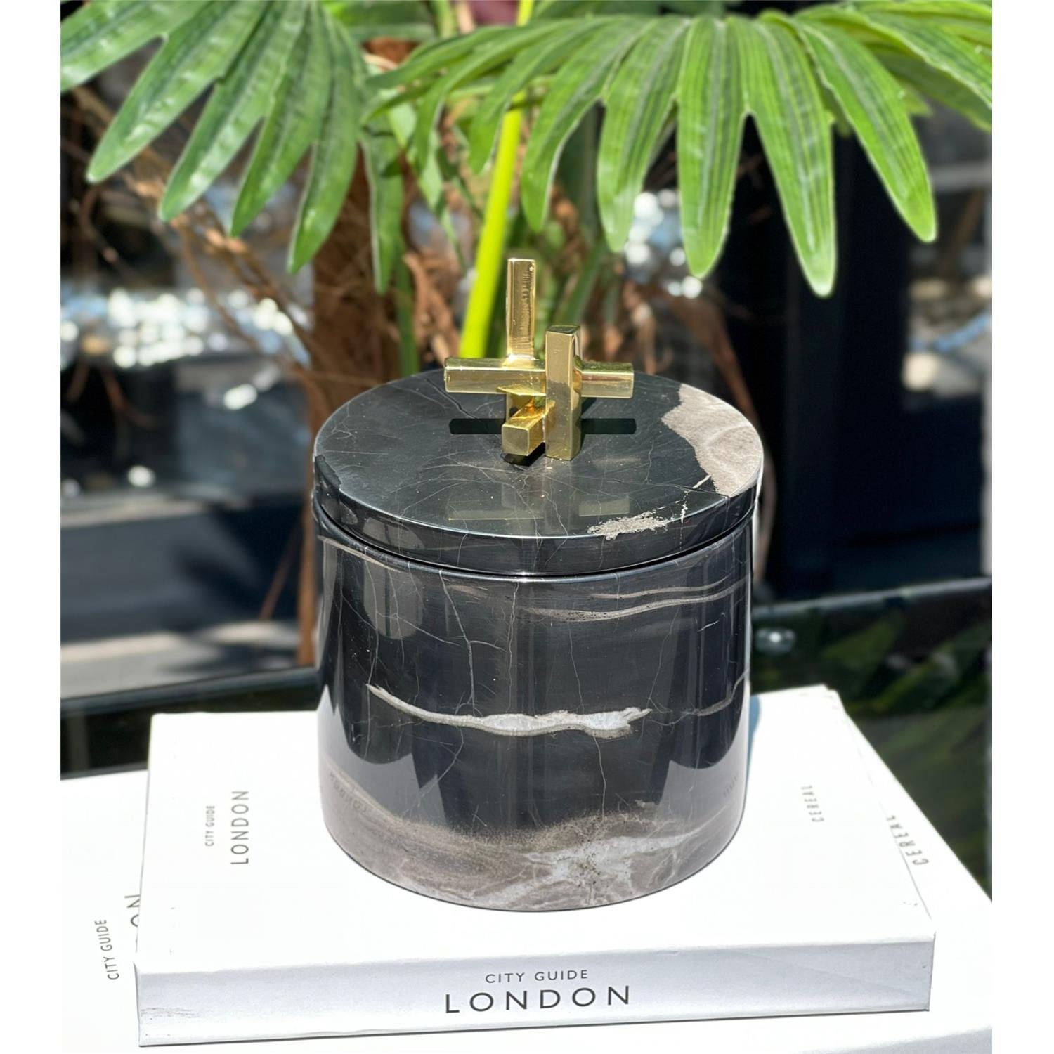 TRUST SİYAH MERMER KUTU DİKEY