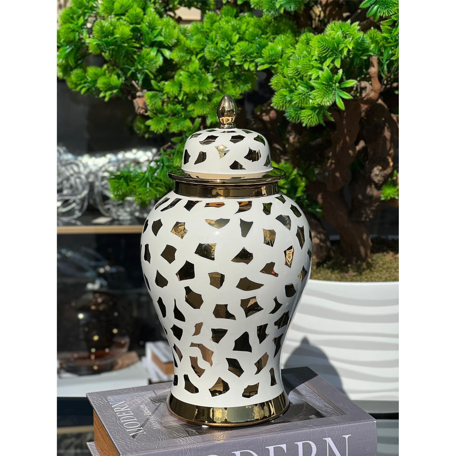 İTHAL BEYAZ ALTIN DAMA SERAMİK VAZO BÜYÜK