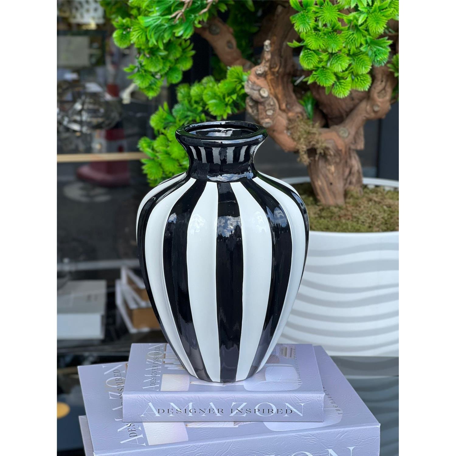 İTHAL ALBOA SİYAH BEYAZ VAZO KÜÇÜK